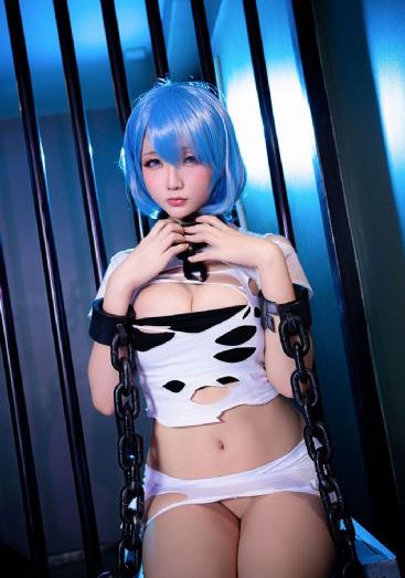 撕掉她的衣服 全光版