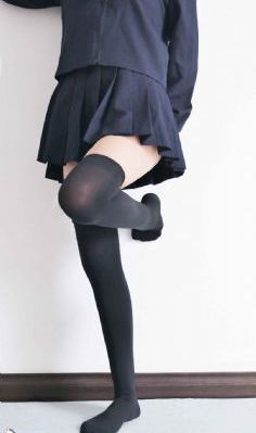 如如影视农场主的三个女儿演