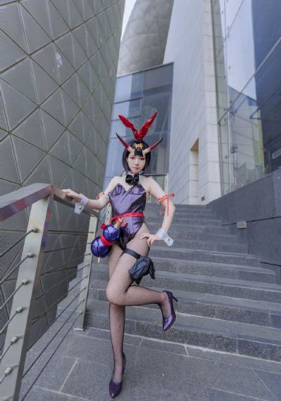边摸边亲奶边做爽的导演是谁