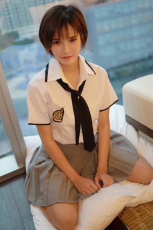 秋霞露丝