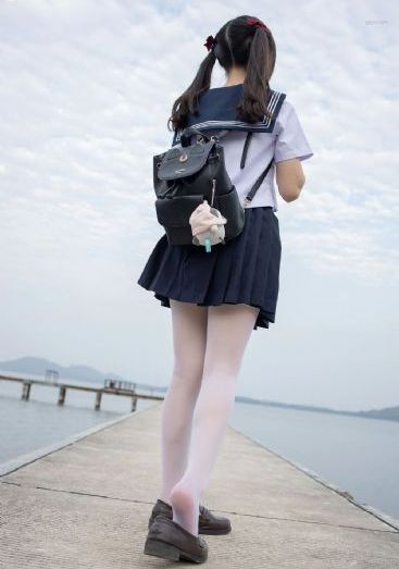 动漫美女隐私打扑克视频