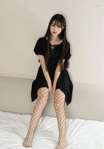 三人弄娇妻高潮3p