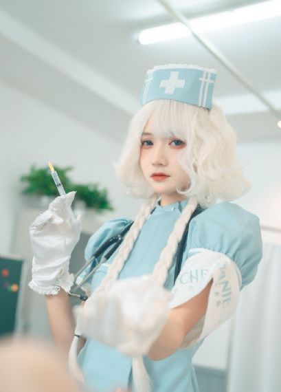 年轻的女教师在线观看