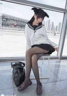 没有罩子的瑜伽老师