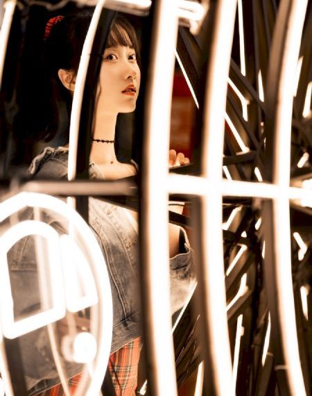 片名叫《官狱女囚》